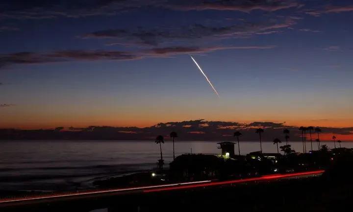 太阳发威！马斯克星链卫星集体‘坠毁’之谜