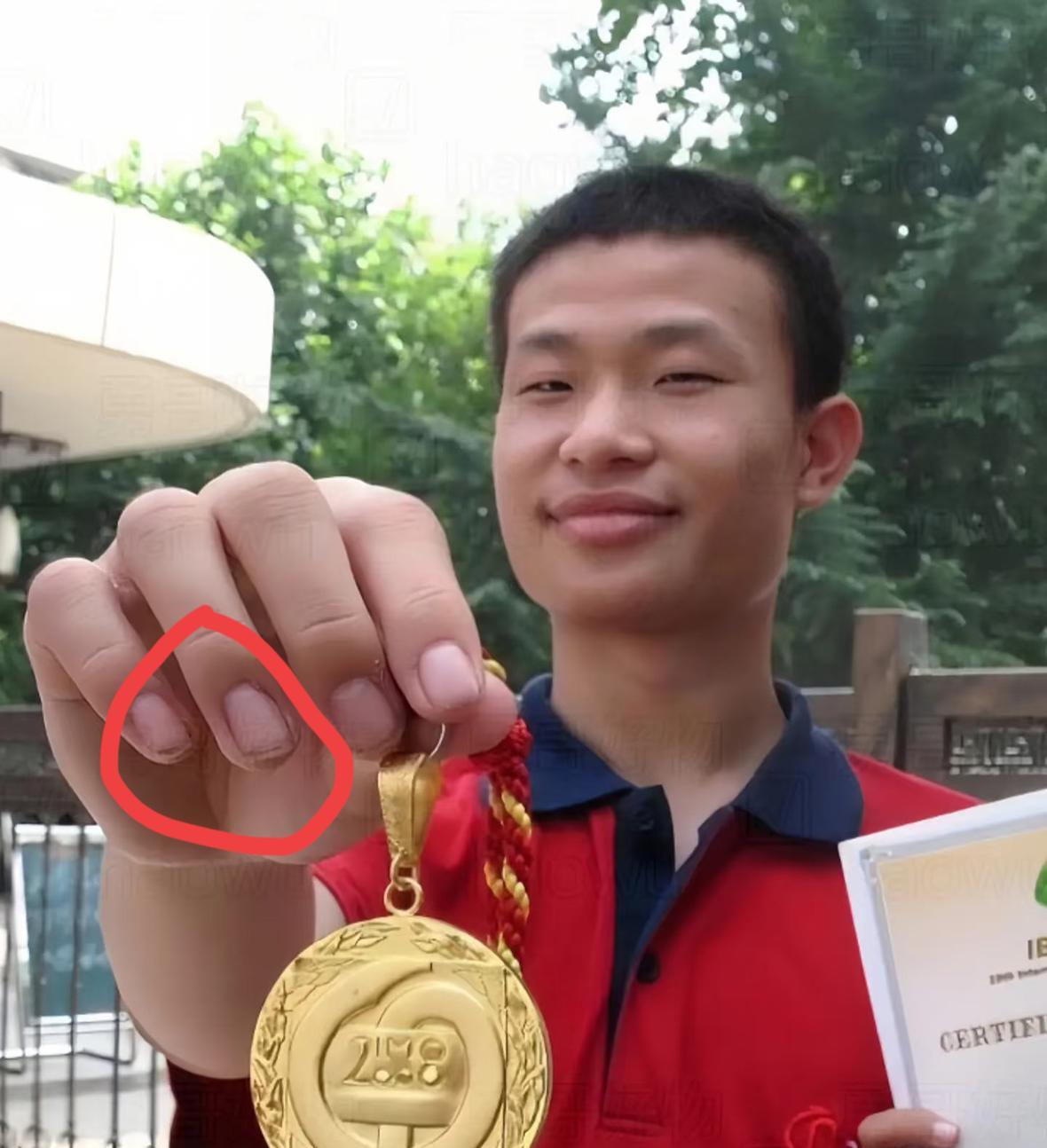 震惊！孩子因同学嘲笑拒吃肉