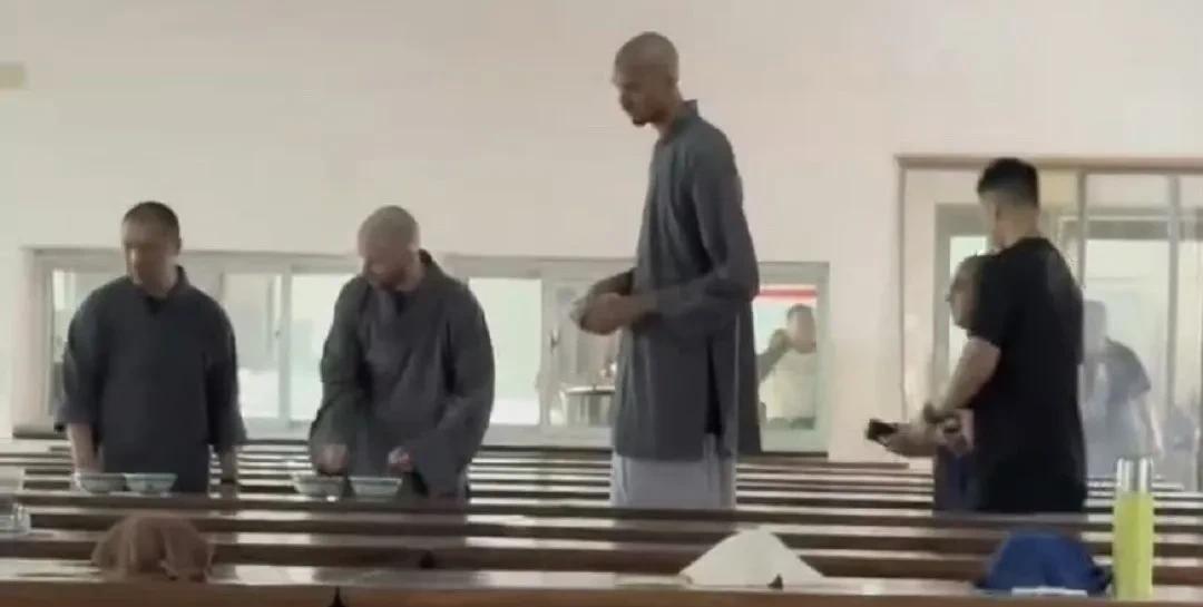 华山论剑终局！南僧文班亚马剃度入少林