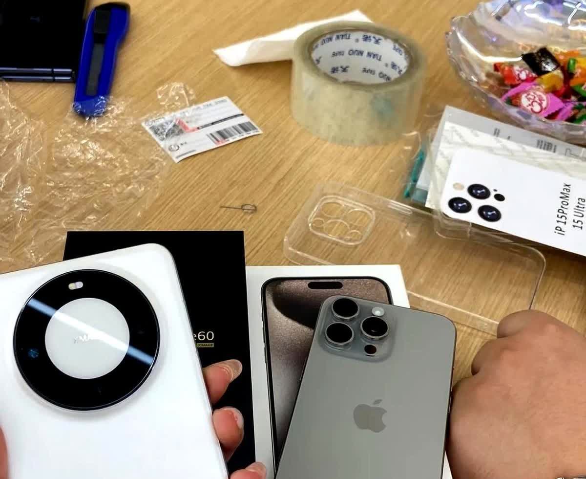 惊！店员竟从柜台下摸出‘新机’