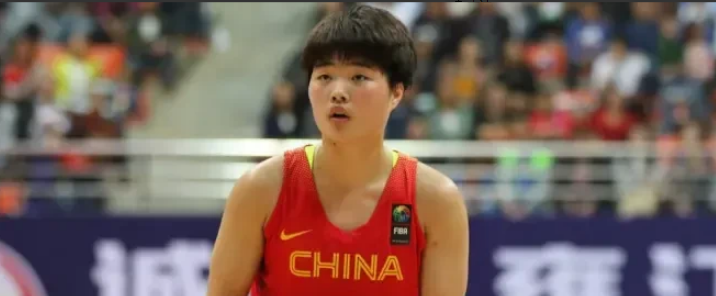宫鲁鸣给郭士强上课！女篮新星爆发背后藏着男篮该学的三大狠招