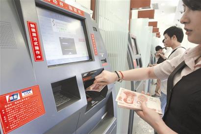 如何在转急弯时打方向盘