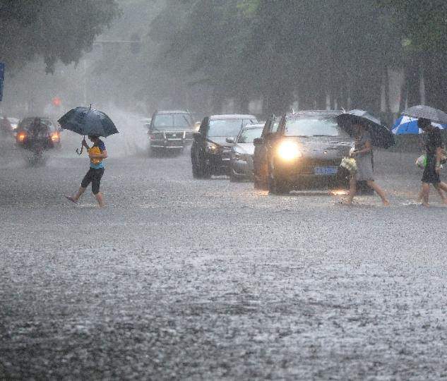 如何开启雨刮水